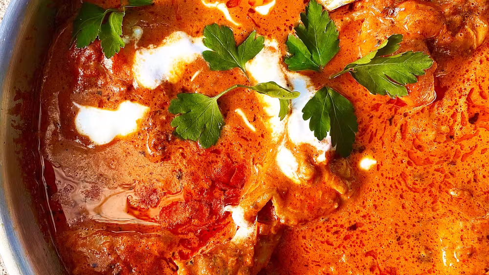 Pondicheri signature dishes Butter Chicken
Pondicheri Salad
Garlic Herb Naan